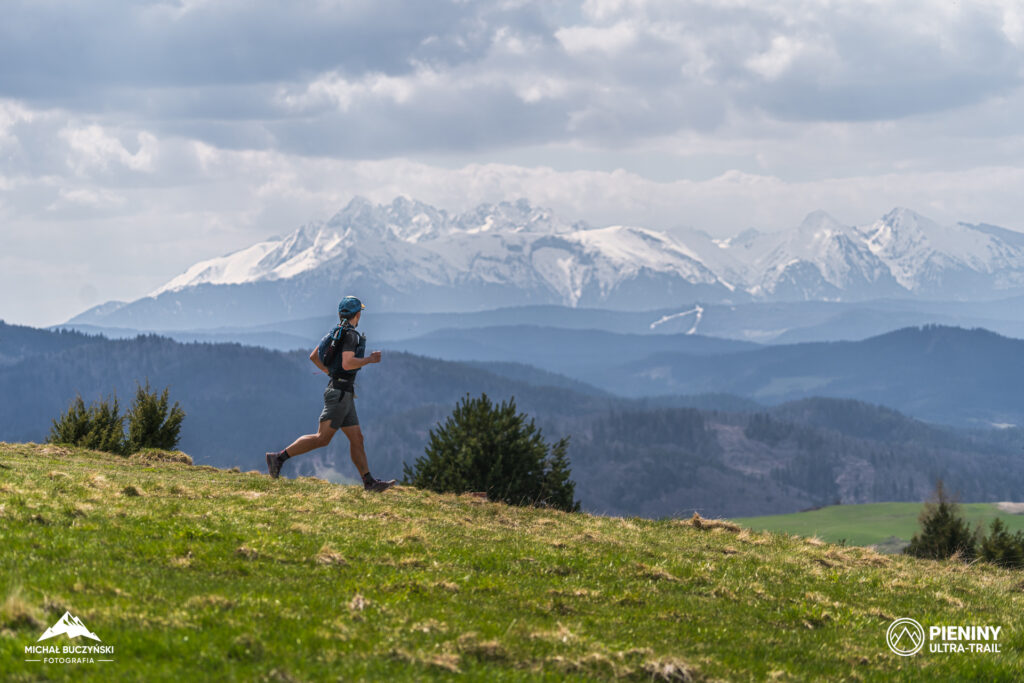 Runners on the trail of Pieniny National Park.